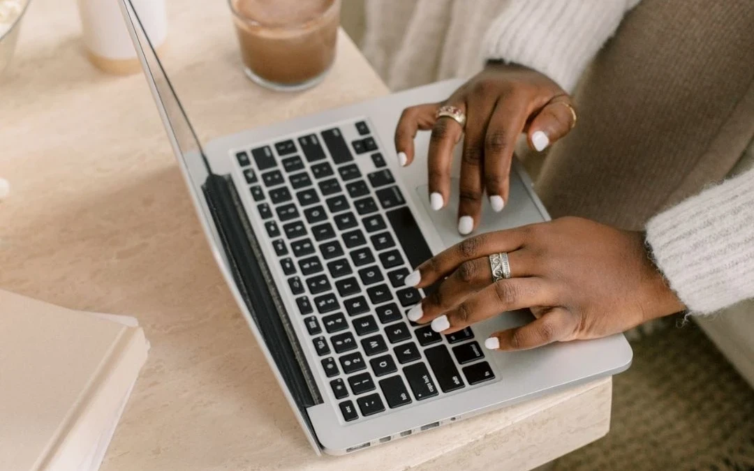 How To Easily Add Clickable Links To Your Canva Designs