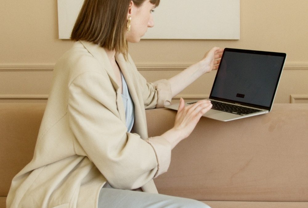 How to Create Custom Branded Gif Stickers For Instagram