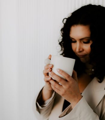 content hooks that will keep your readers engaged