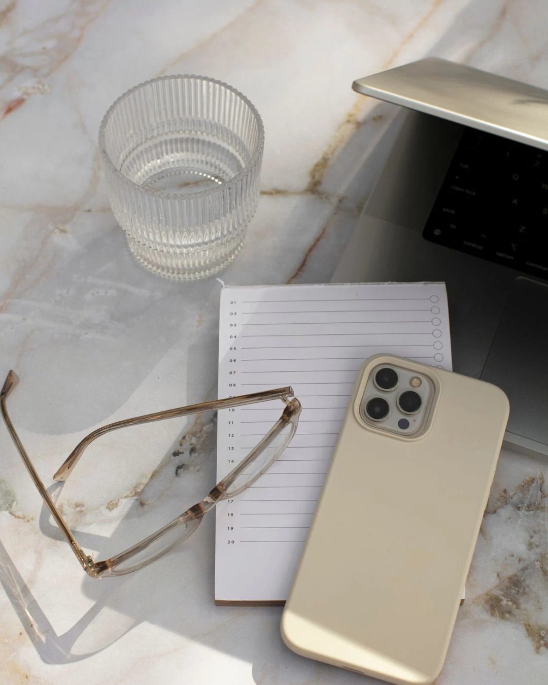 How to Choose a Domain Name and Hosting Provider for Your Blog