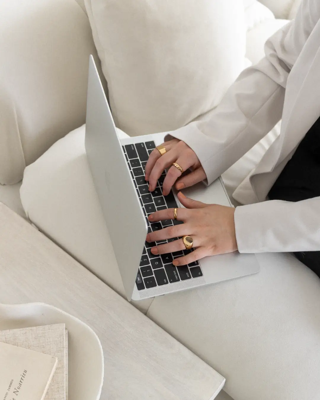 What is Claude AI_ (And Why Bloggers Should Care)